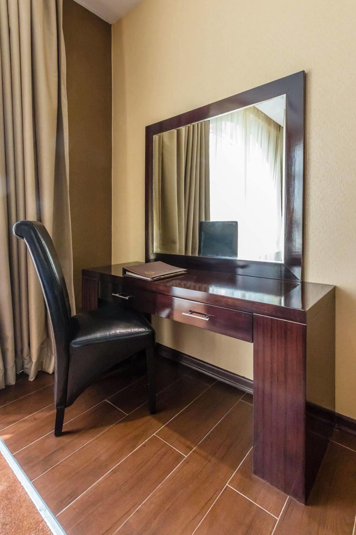 Nehal Hotel 3*